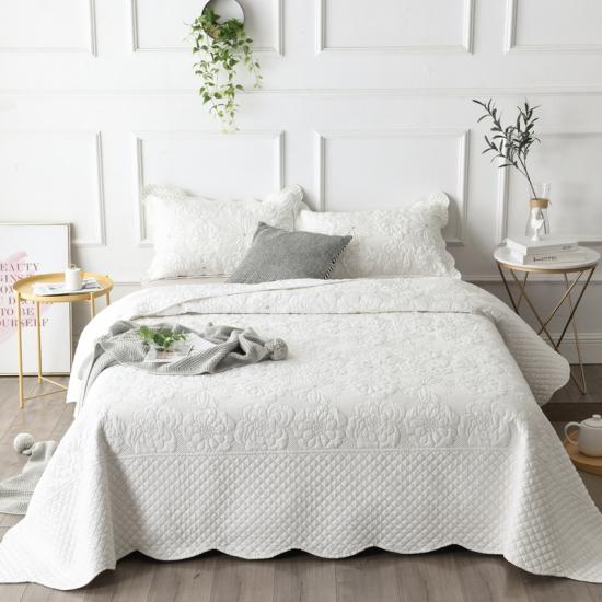 Copriletto ricamato colore bianco Solid Bedding Collection