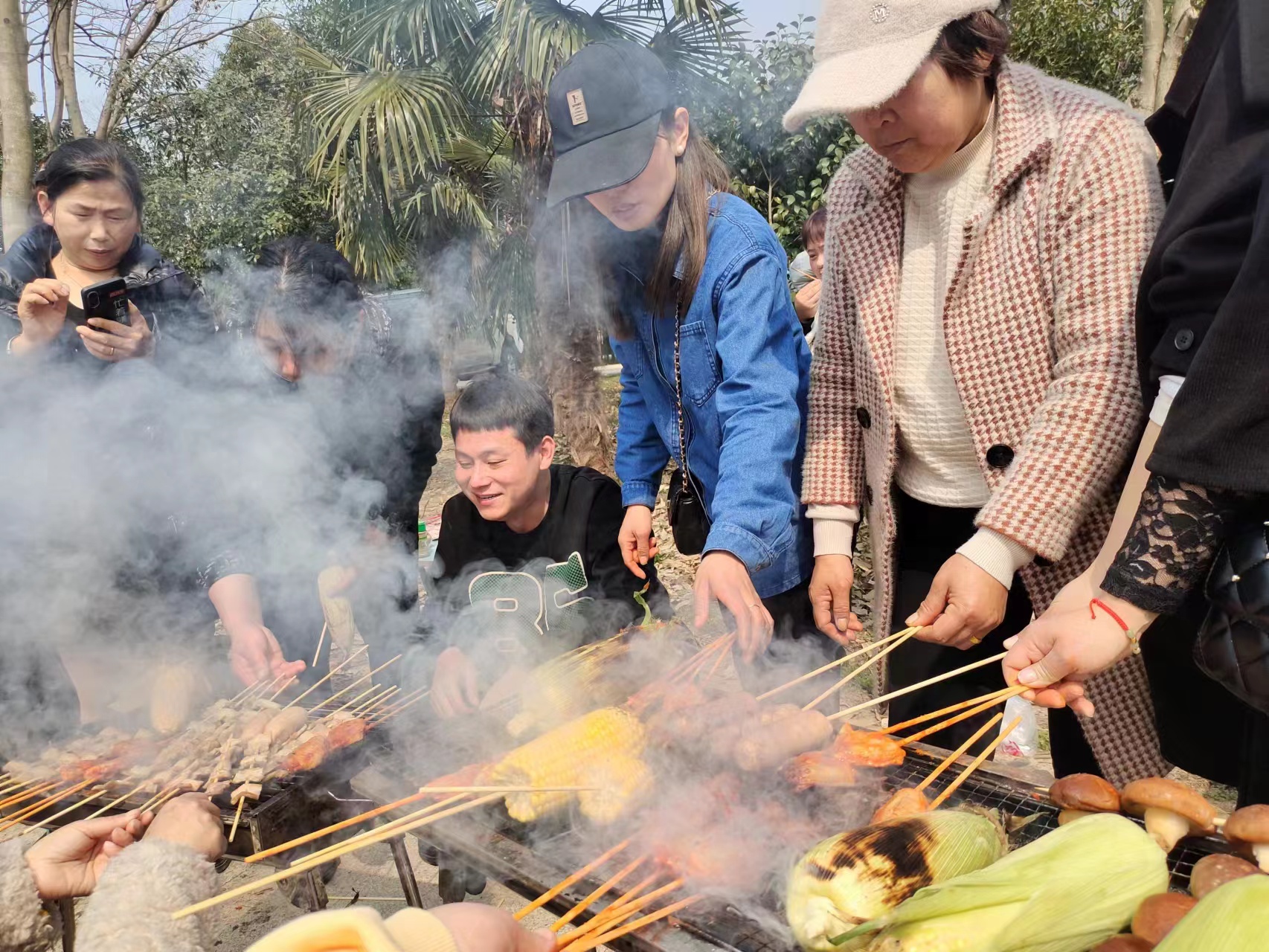 Team building aziendale barbecue all'aperto